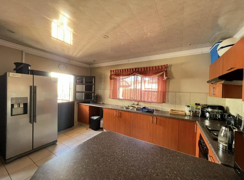 To Let 3 Bedroom Property for Rent in Kathu Northern Cape